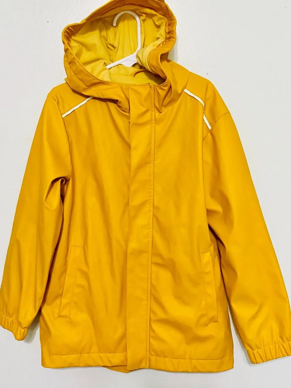 Yellow Raincoat Kids Sz S (6-7) Cat & Jack - EUC